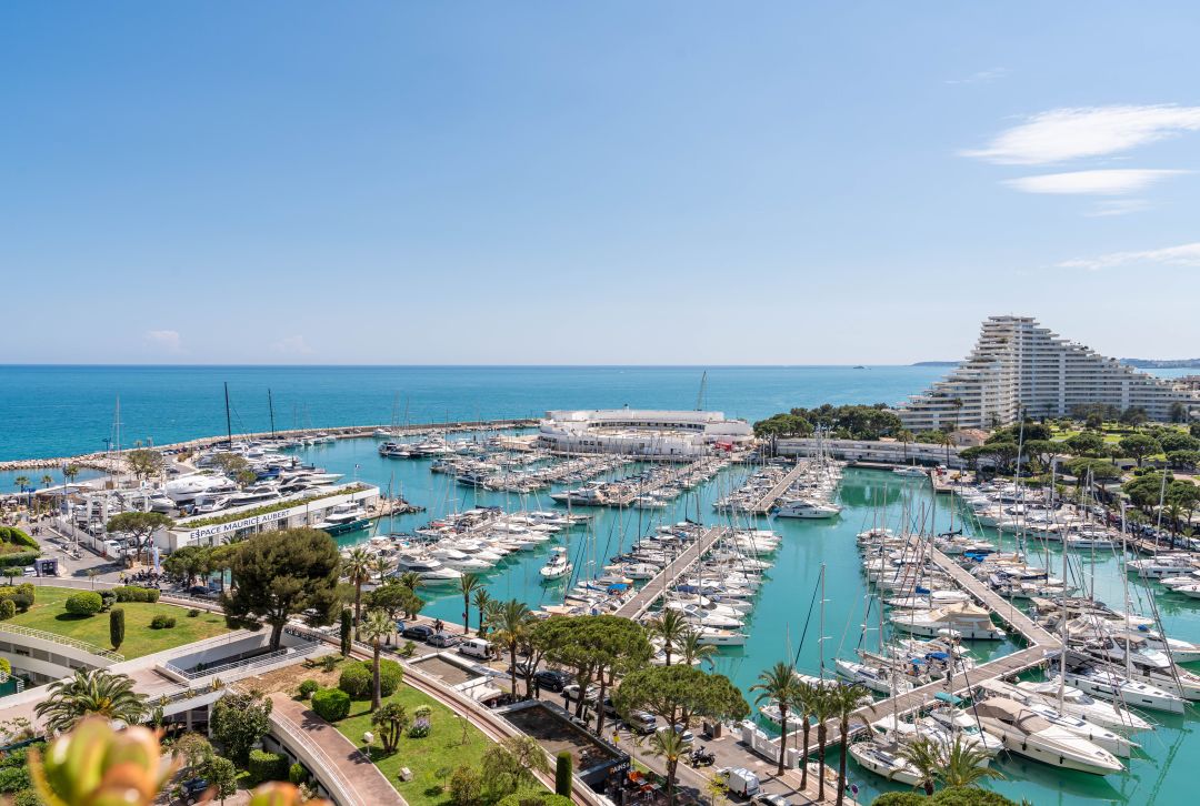 be8f3e10d9d4bb6ad08915ba249bcafd