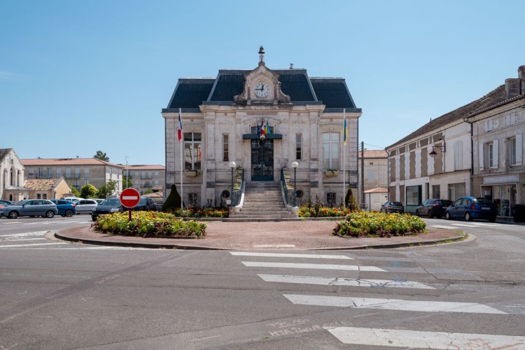 Programme neuf à La Couronne : 79 appartements dès 155 760 € — photo 4