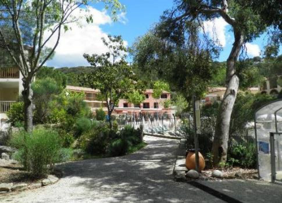 dacb7dce8ab337c106a471a561c74f5c