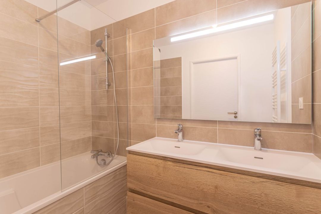 e43796050184e71b0f0b49b169a37e23