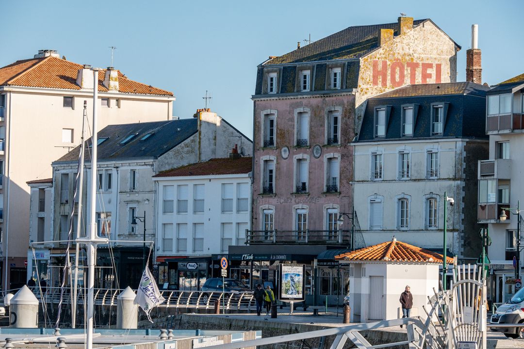 LES SABLES D'OLONNE : 6, quai Emmanuel Garnier