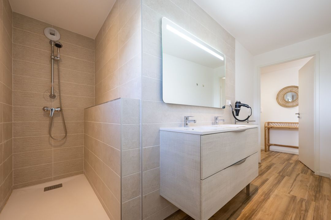 fcecd8adcd56f98c6e1a1aee0181a835