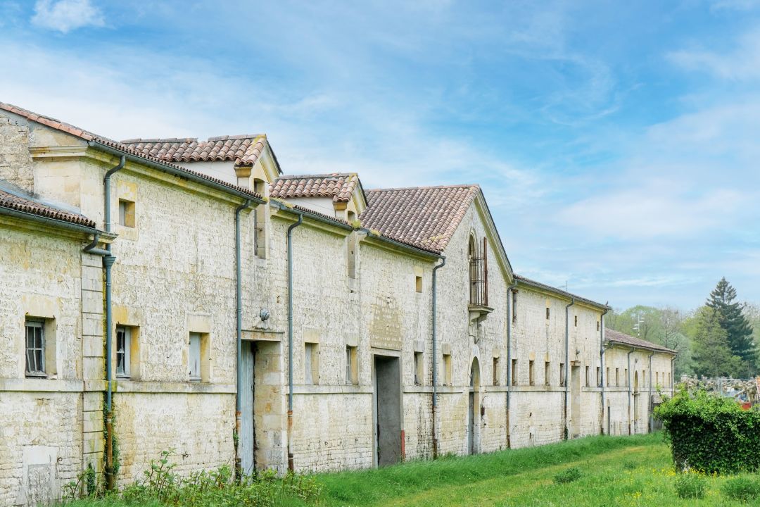 FONTENAY-LE-COMTE : Hôtel Belliard