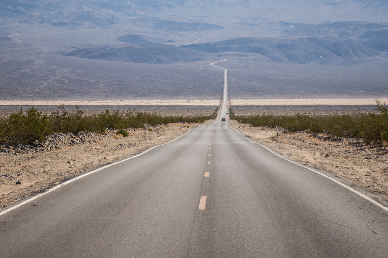 Caminho para o Death Valley Estrada para o Death Valley