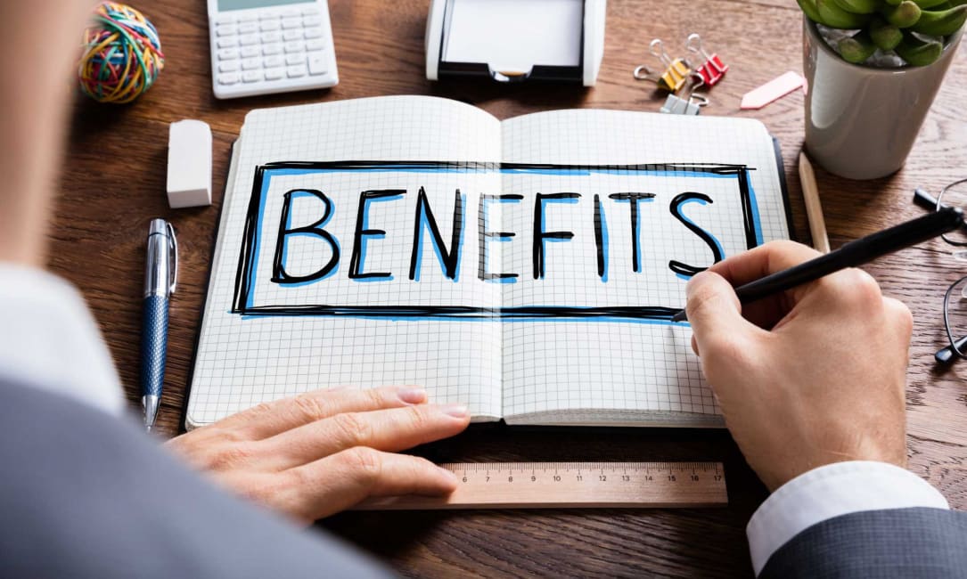 What benefits can you get with payroll outsourcing?