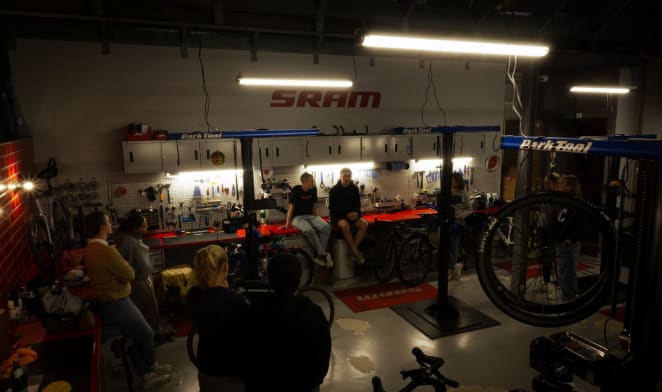 RAD RACE x PARK TOOL SCHOOL x Schrauber Workshop * "Women only First Aid"