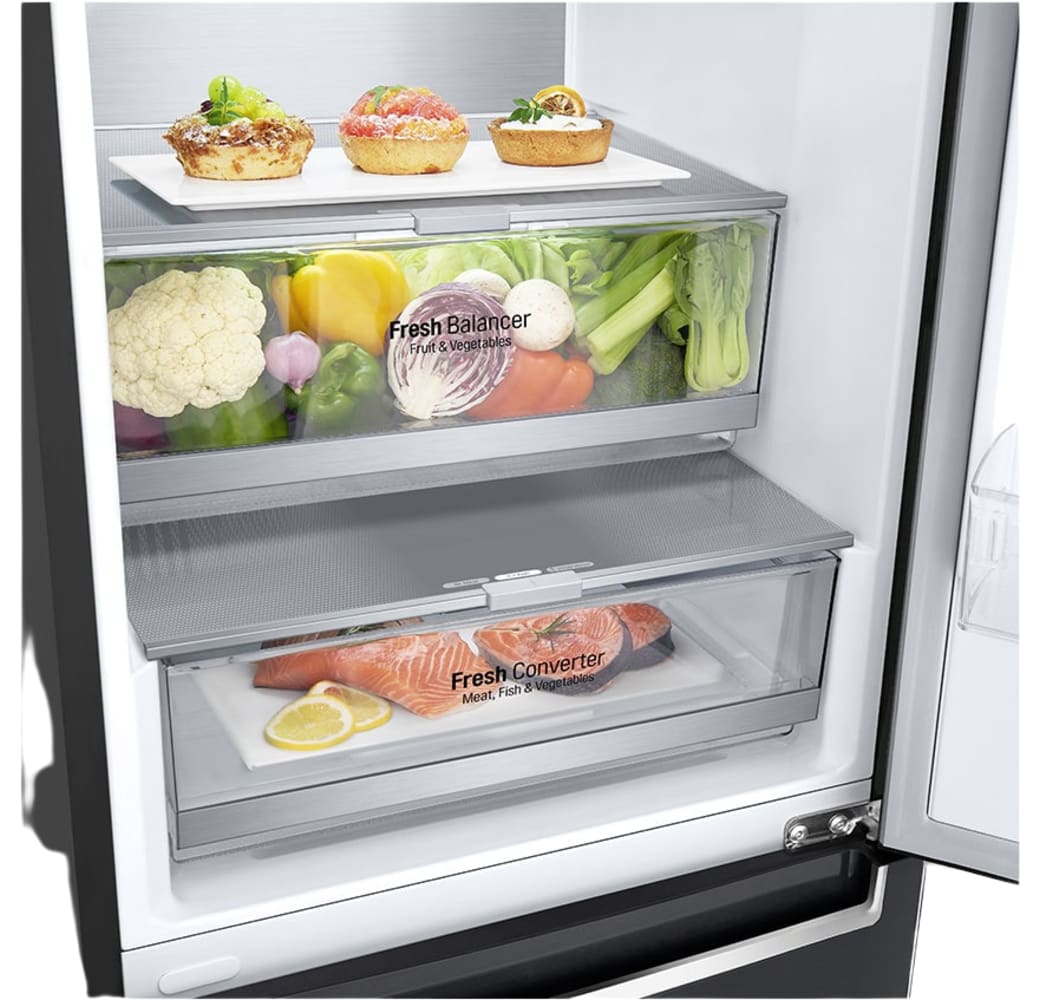 Black LG GBB72MCVCN1 Fridge Freezer Combo .5