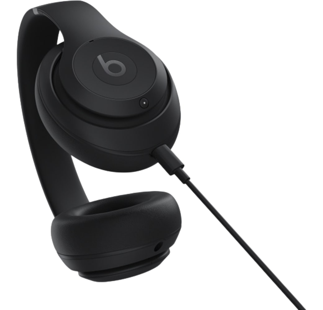 Black Beats Studio Pro Over-ear Bluetooth Headphones.4