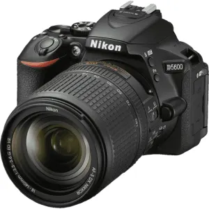 Nikon D5600 + AF-S VR DX 18-140mm 3.5-5.6G ED Camera KIT
