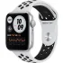 Negro Apple Watch Nike SE GPS, correa de aliminio, , 40 mm.1