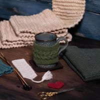 CROCHET VS KNITTING, Which Is BEST for Absolute BEGINNERS?