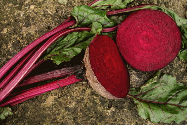 Sliced beetroot tops, photo by cinto2 on Flickr