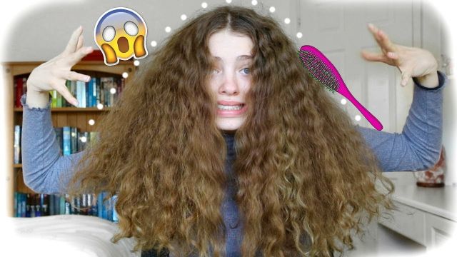 What it looks like to Brush Out Thick Curly Hair 🦁