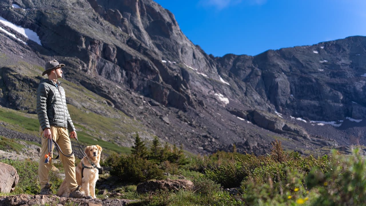 Hiking in the Sangre de Cristo Mountains With a Dog