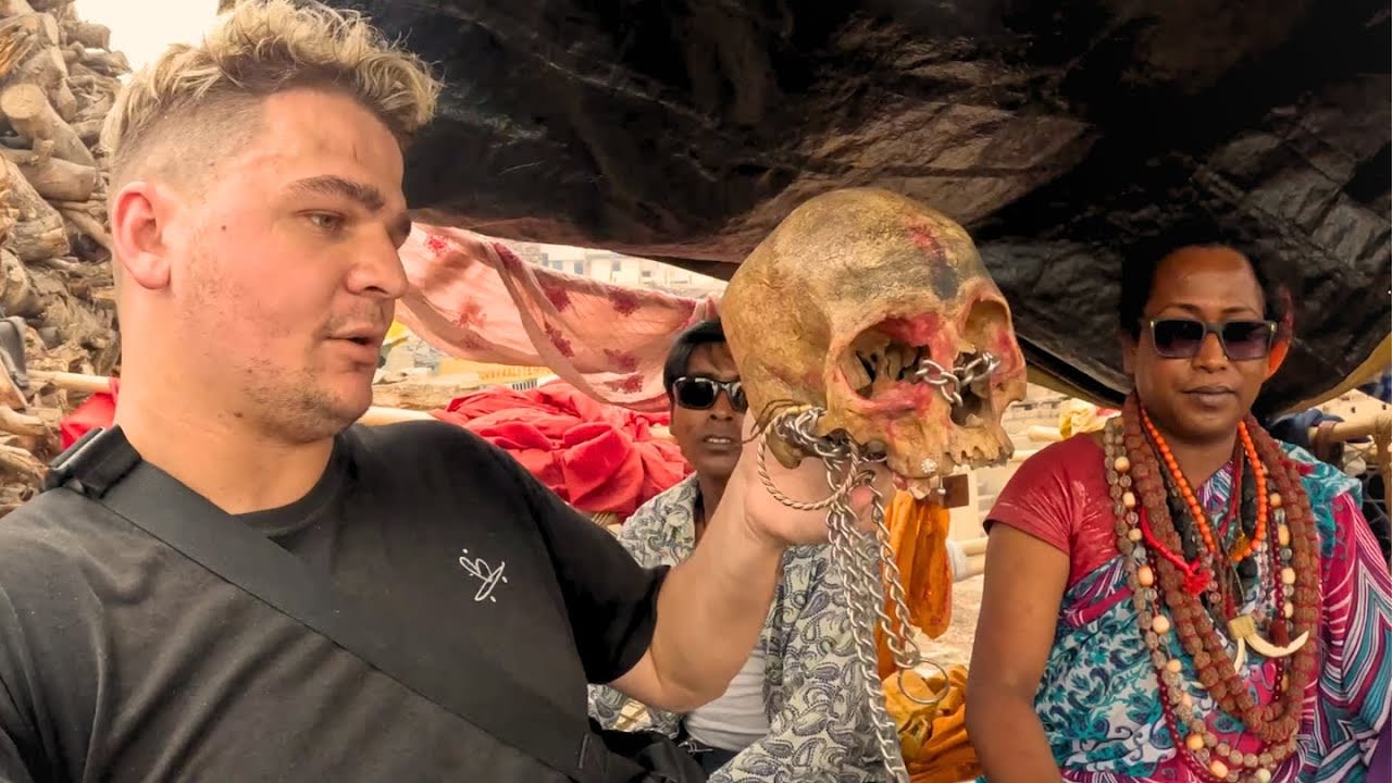 Hanging Out With Cannibals in Varanasi 🇮🇳