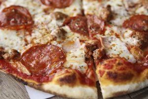 15 Best Pizza Delivery Restaurants in Folsom | Pizza Near Me ...