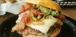 Chicago Dog Delivery 2314 University Ave Des Moines Order Online With Grubhub