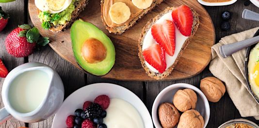 Restaurants serving on sale breakfast near me