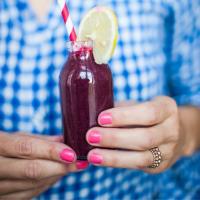 Grüne Smoothies Rezepte für Anfänger mit Chinakohl und Heidelbeeren.