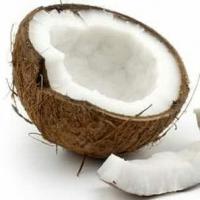 aufgespaltene Kokosnuss