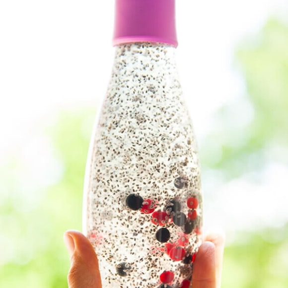 Chia Samen Rezept aus frischem Kokoswasser mit Beeren