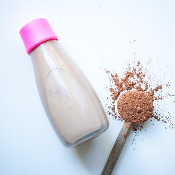 Mandelmilch Rezept mit Kakao und Maca