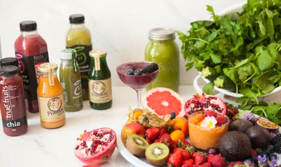 Gekaufte Smoothies bestehen aus Extrakten; frische Smoothies aus der ganzen Frucht.