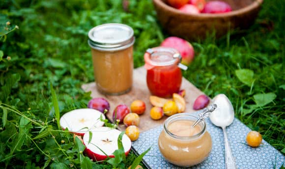 Apfelmus selber machen: Rezept-Variationen mit Birne und Mirbelle
