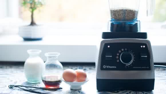 Basis-Zutaten im Pancakes-Rezept: Milch, Mehl, Zucker.