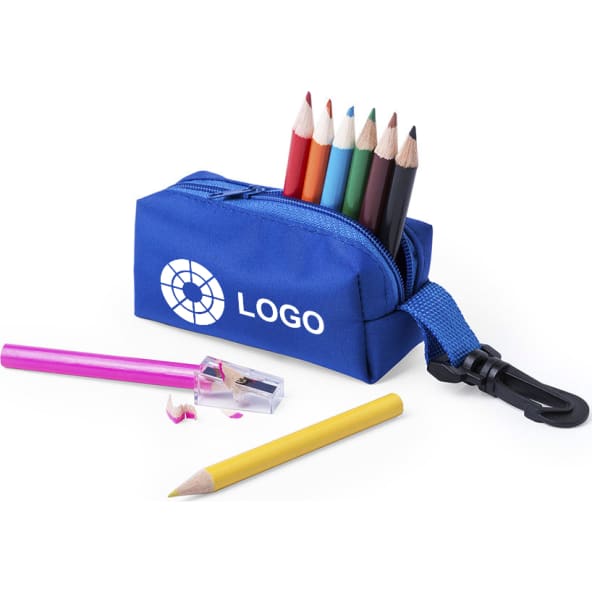 Estuche de poliéster con 8 lápices de colores y sacapuntas