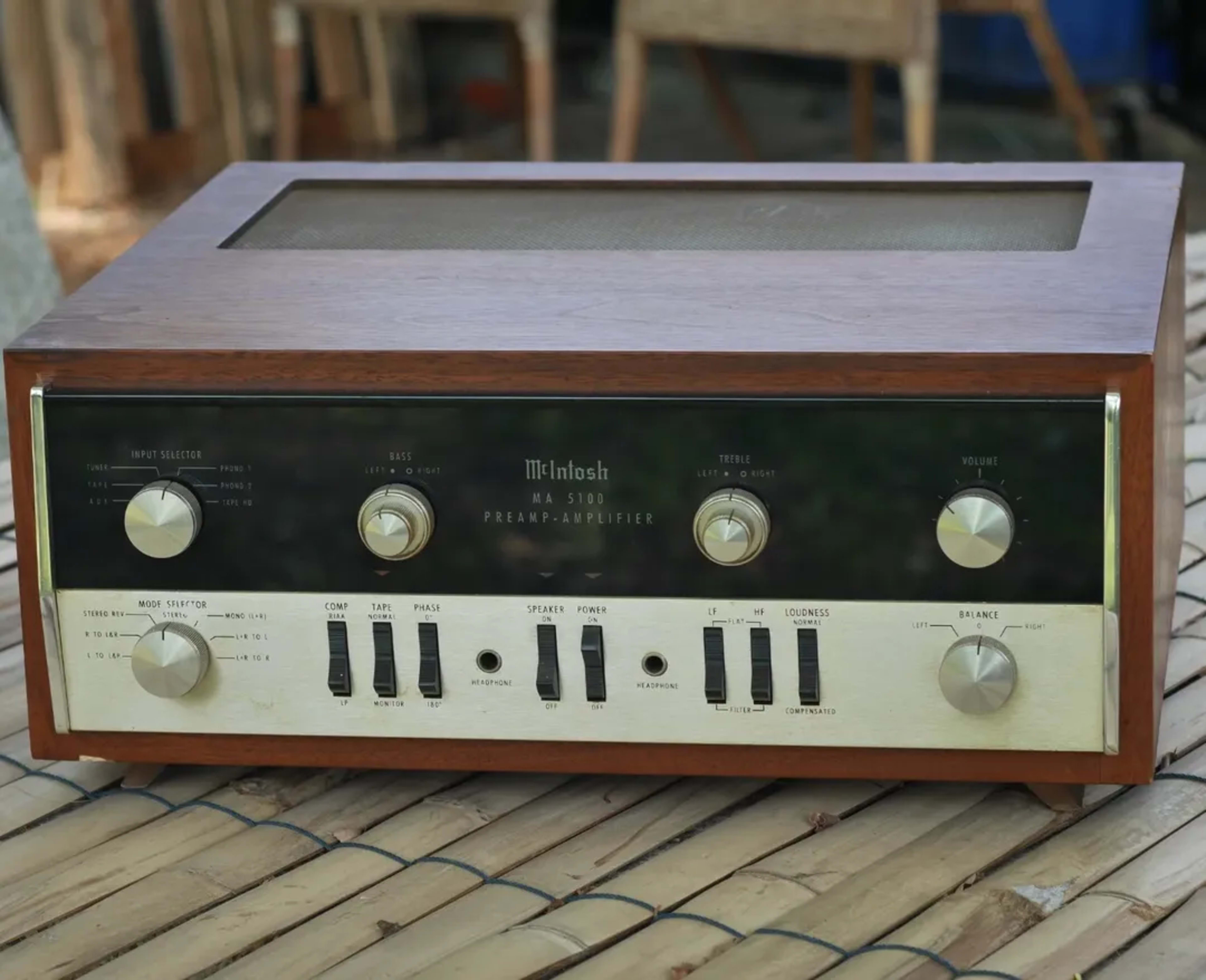 McIntosh MA5100 2-Channel Solid State Integrated Amplifier