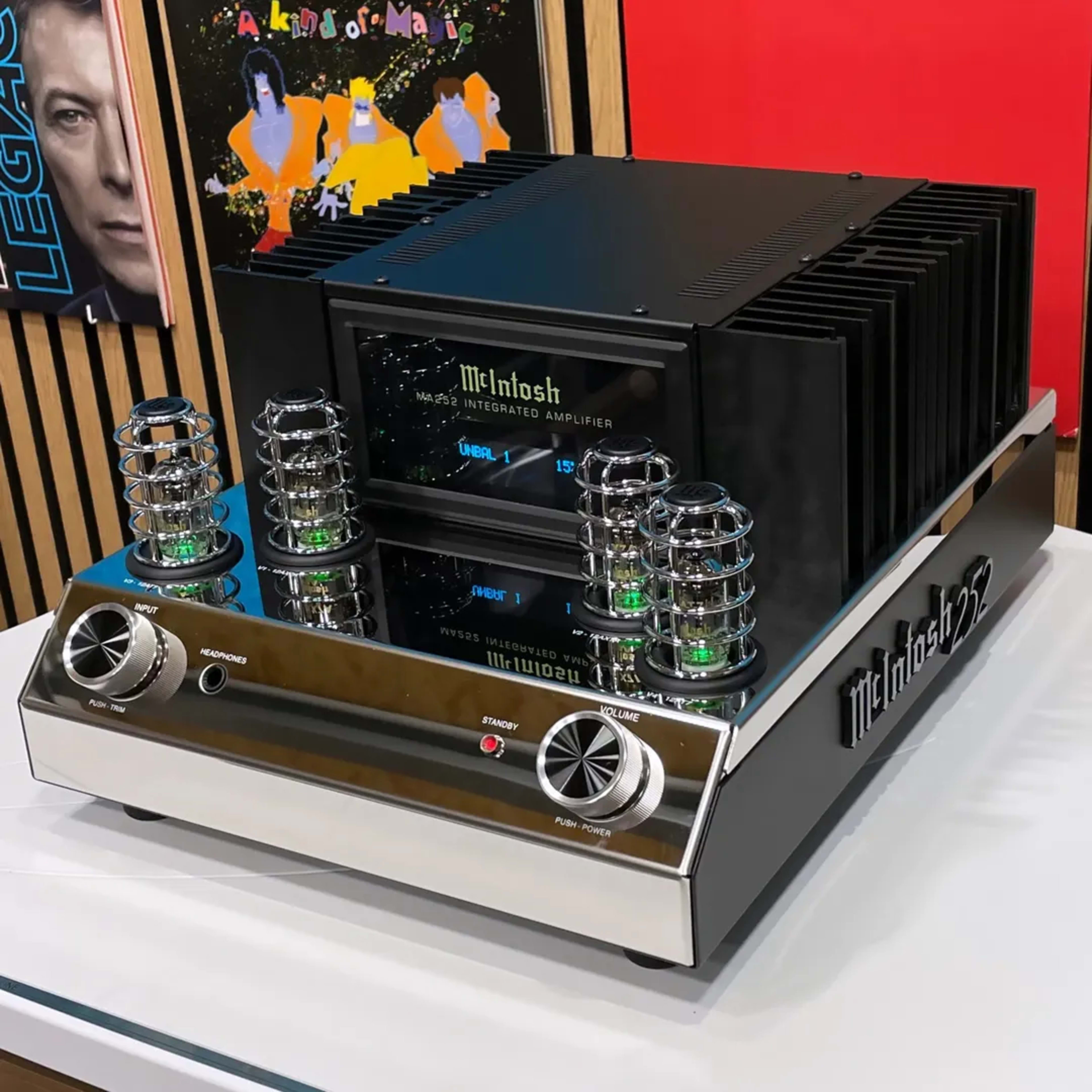 McIntosh MA252