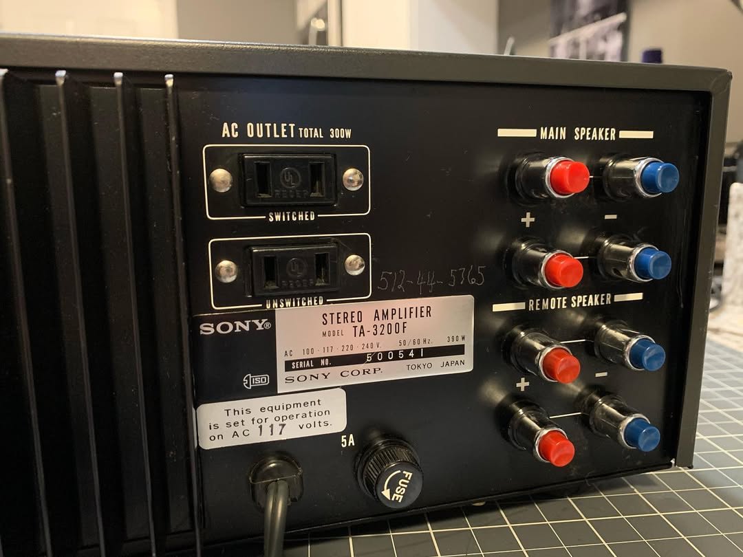 Sony TA-3200F power amplifier