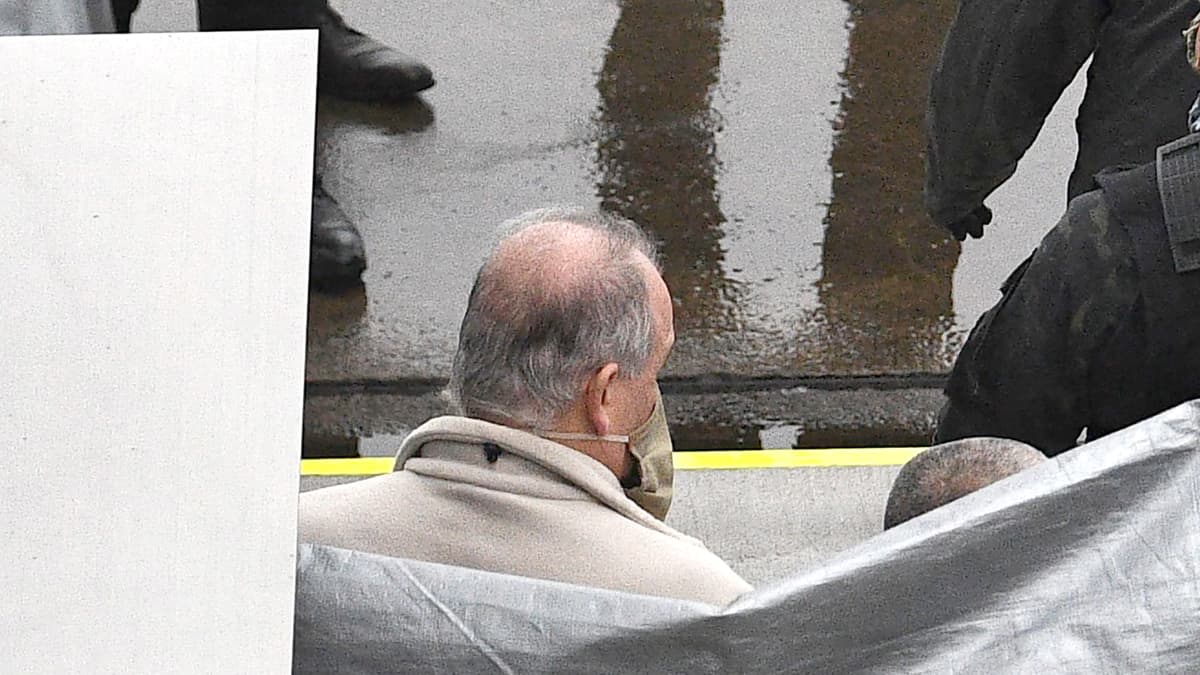 逃亡を手伝った親子が逮捕されてもカルロス・ゴーンの知らん顔
