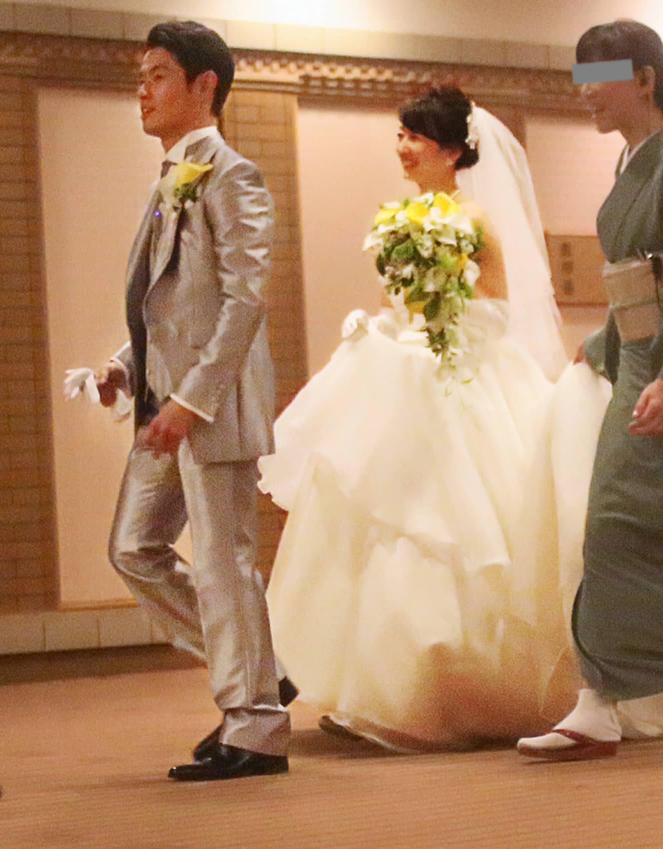 ’16年〜狩野恵里アナ(テレ東)&山本尚貴(レーサー) 帝国ホテルで執り行われた披露宴には大江麻理子アナ、相内優香アナらテレ東の同僚アナが大勢駆け付けた。