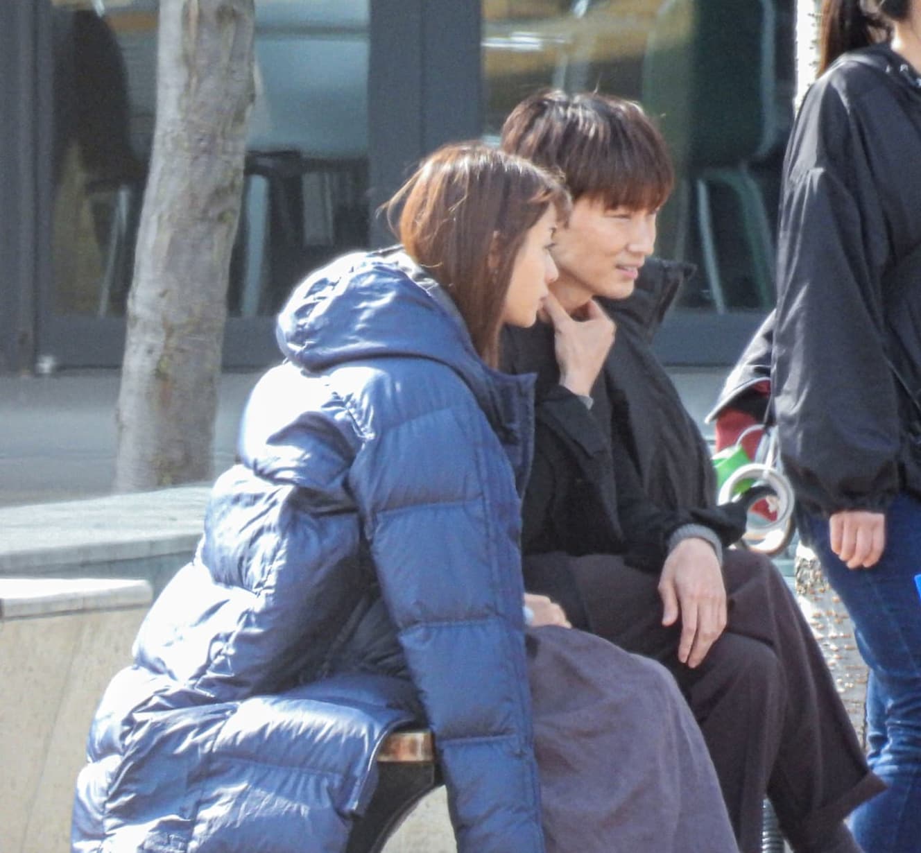 本誌未掲載カット 石原さとみ&綾野剛 ドラマ『恋はDeepに』ロケ現場発見撮