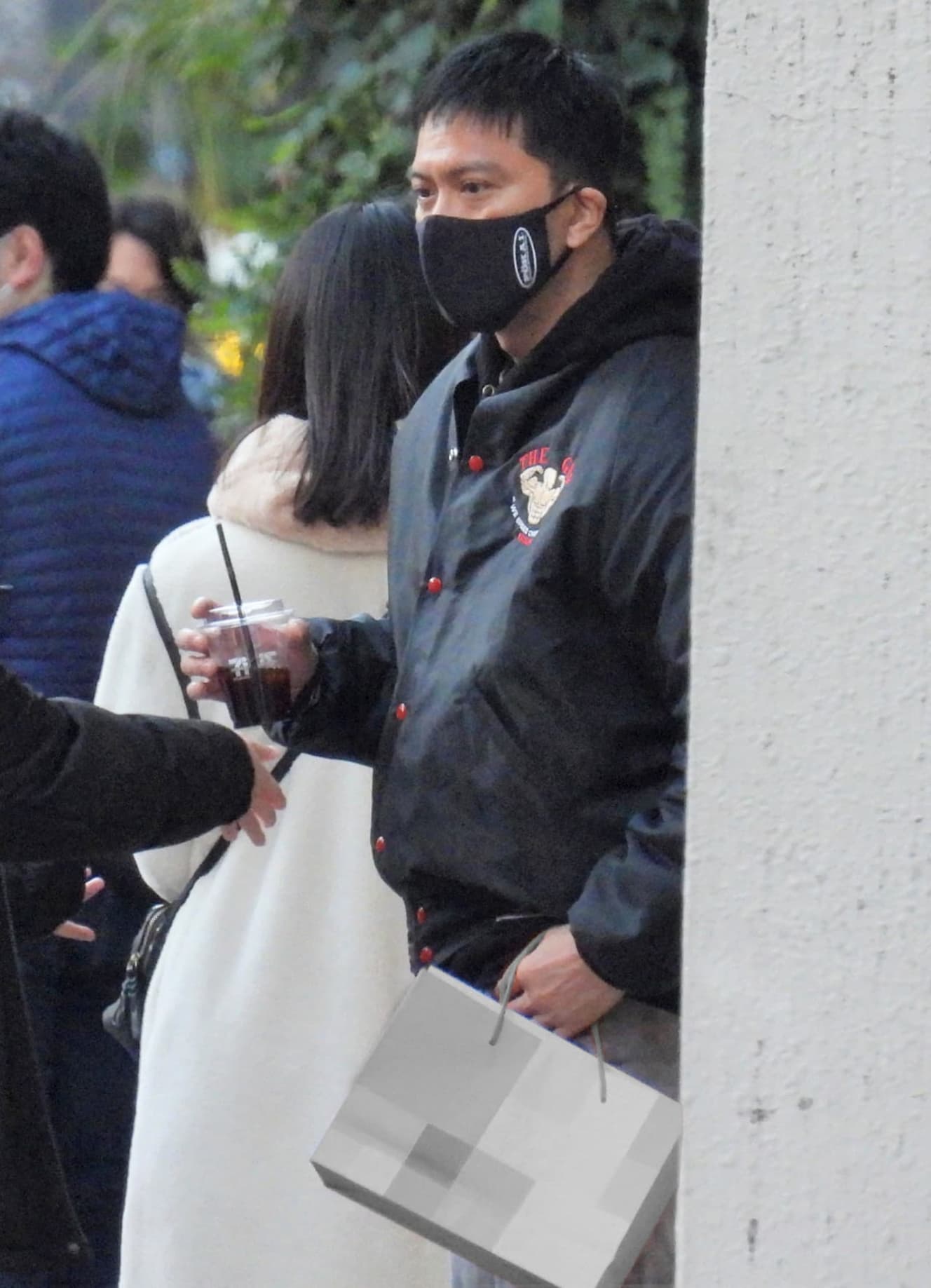 本誌未掲載カット 長瀬智也 ドラマロケ中の長瀬を渋谷で発見