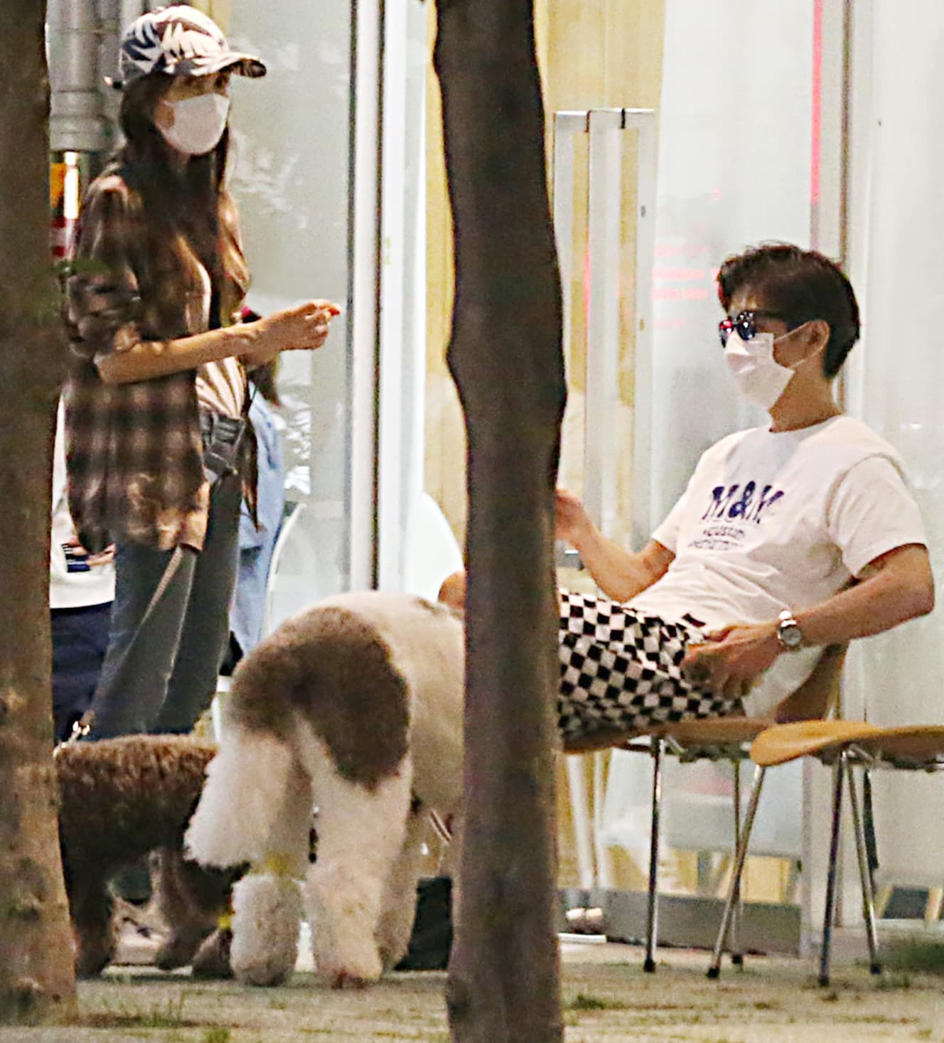 木村拓哉＆工藤静香カッコよすぎる愛犬お散歩ツーショット