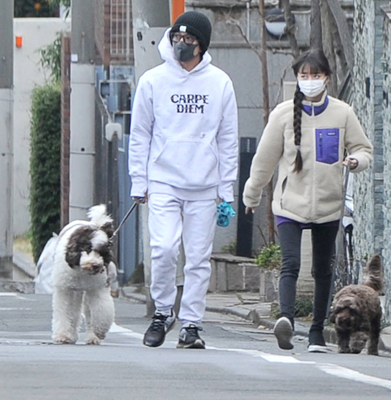 動物好きの木村。娘と一緒に散歩に行くこともしばしば