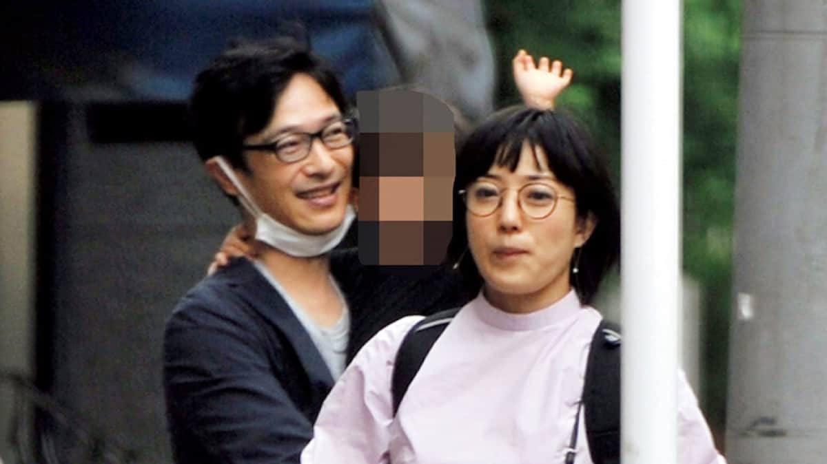 堺雅人&菅野美穂 ハシャぐ息子と公園へ、家族3人ほのぼの風景 FRIDAYデジタル 堺雅人&菅野美穂 ハシャぐ息子と公園へ、家族3人ほのぼの風景 FRIDAYデジタル
