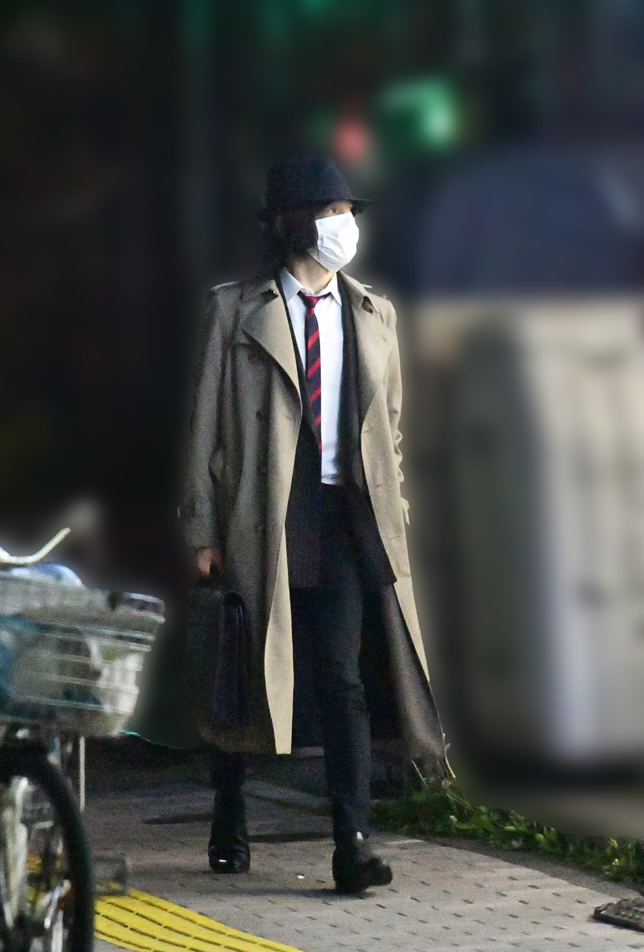 本誌未掲載カット エレファントカシマシ・宮本浩次 妙齢美女との下町ミステリアス同棲