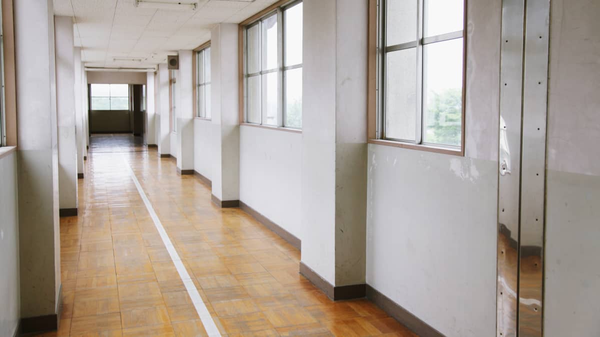 教師による「スクールセクハラ」が被害者に残す苦しみの時限爆弾 | FRIDAYデジタル