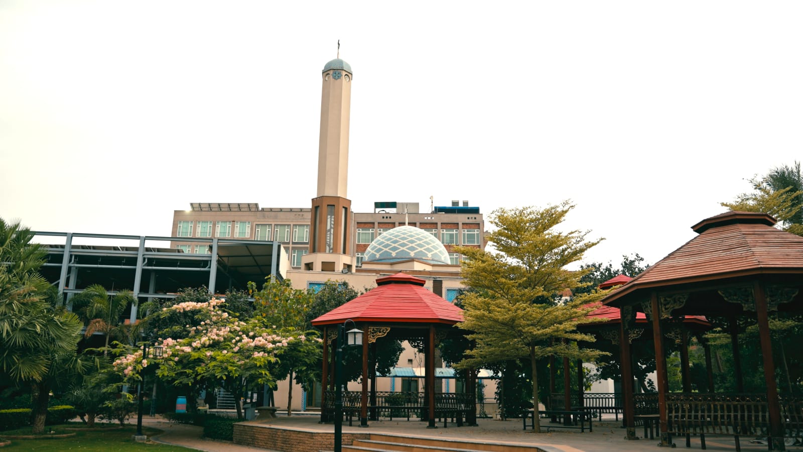Jamia Masjid – University of Lahore view 4