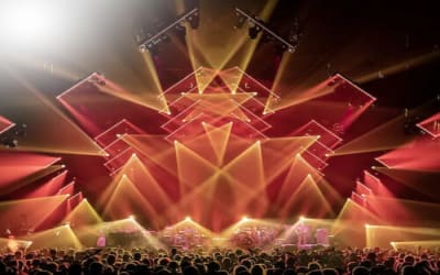 Phish´s North American summer tour makes use of Gateway´s Robe Tetra2s