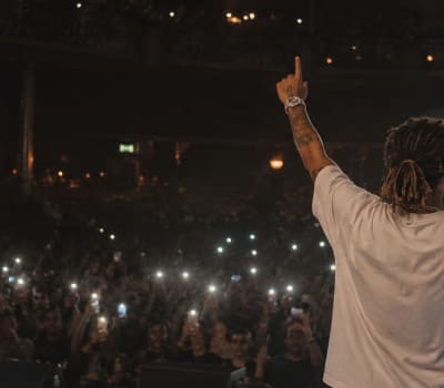 Ronnie Flex - De Nacht Is Nog Jong Net Als Wij