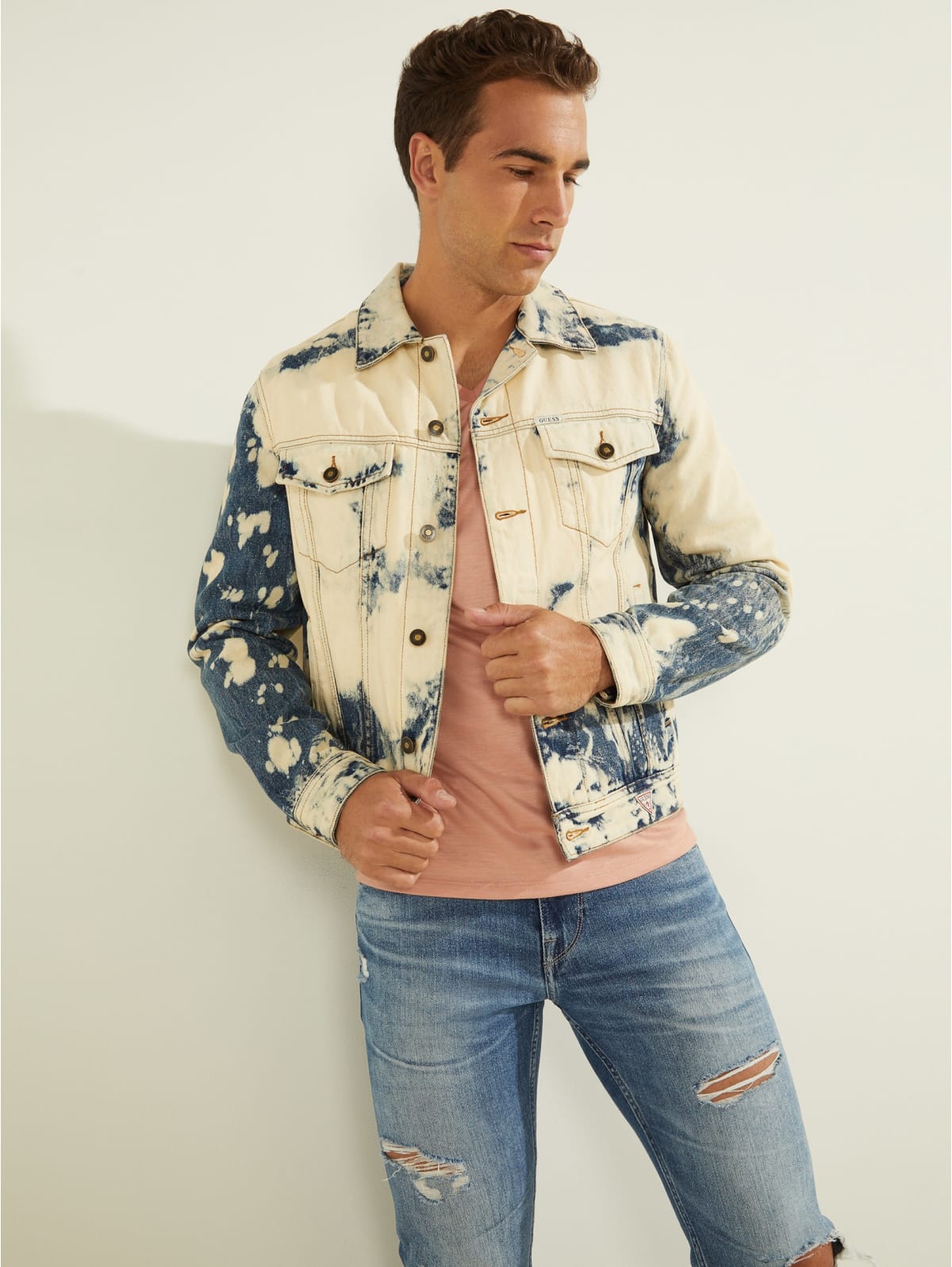 acid wash denim jacket outfit