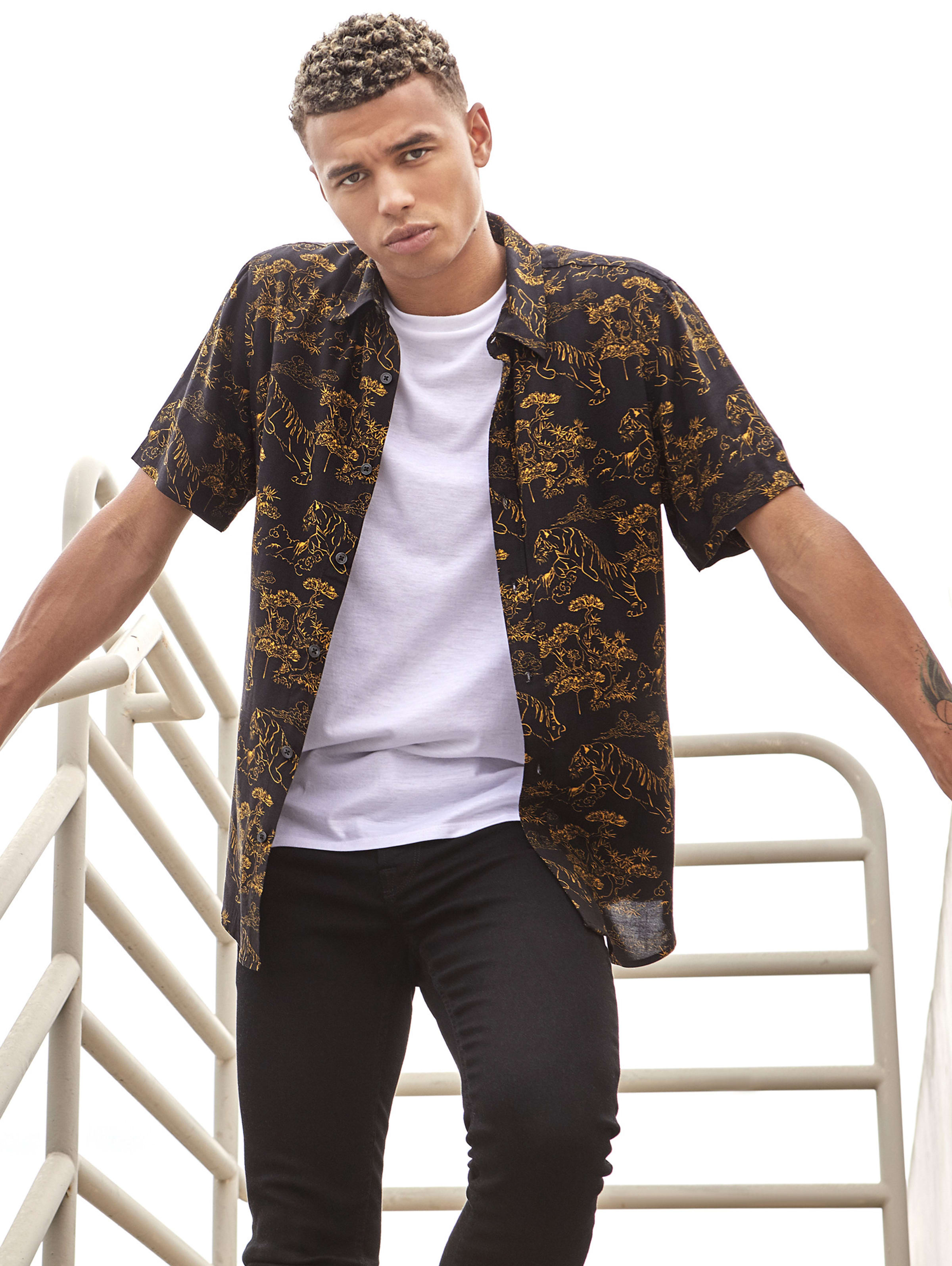 guess tiger shirt