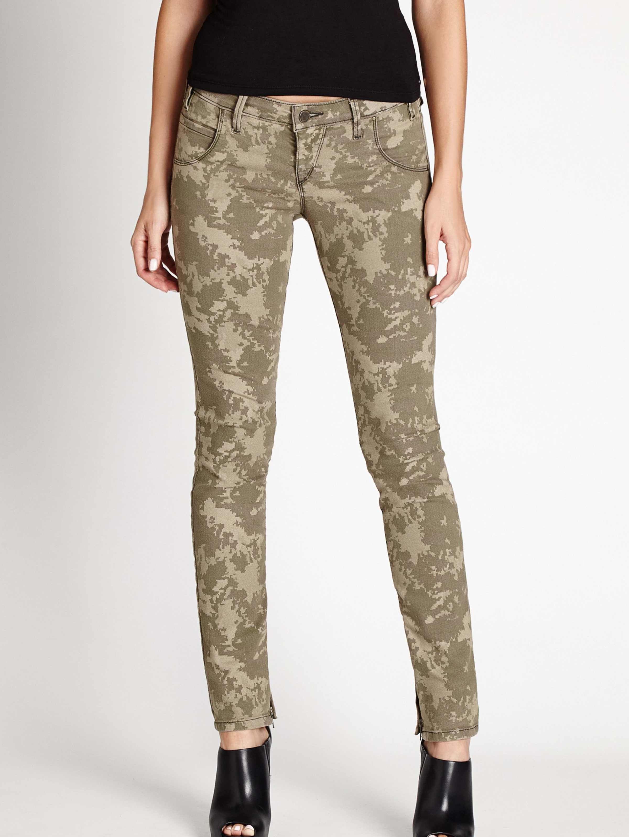 guess camouflage pants