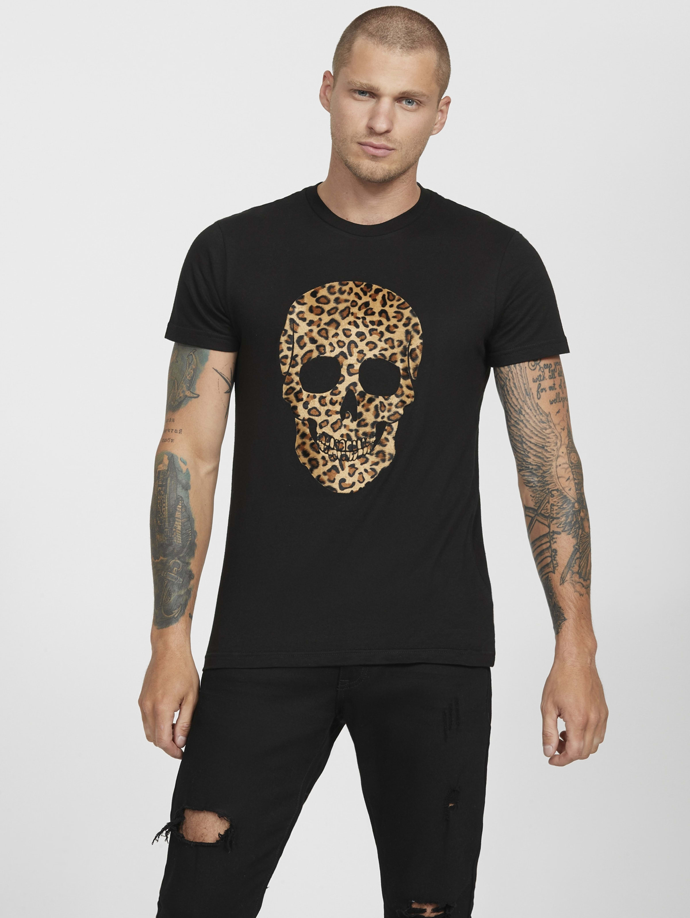 guess skull shirt