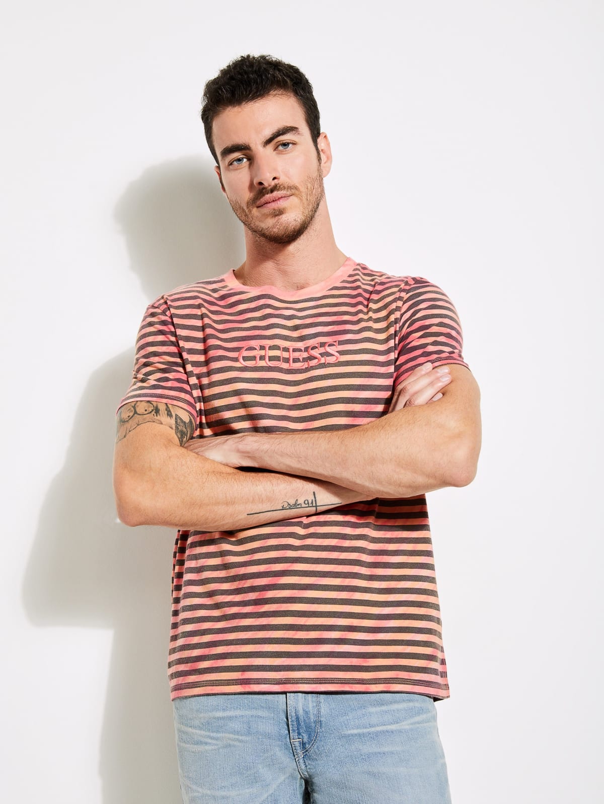 guess tie dye stripe tee
